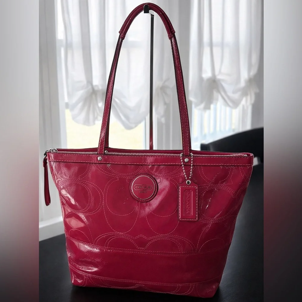 ✨ COACH Berry Pink Signature Patent Leather Tote - Iconic stitched 